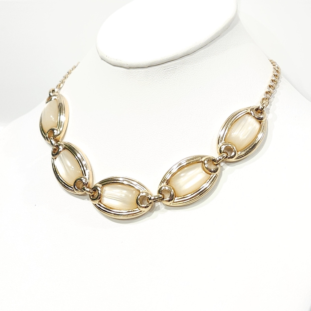 Christian Dior Vintage Ivory Lucite Gold-tone Link Chain Necklace 1970s 1980s - Picture 3 of 16